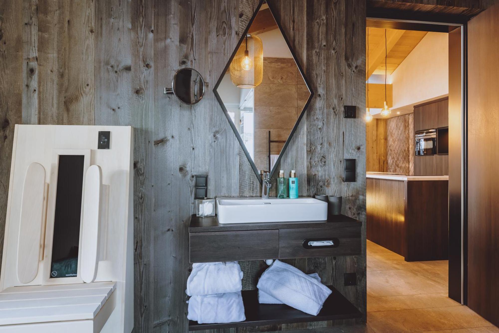 Glemm By Avenida Superior Hotel & Residences Saalbach-Hinterglemm Extérieur photo