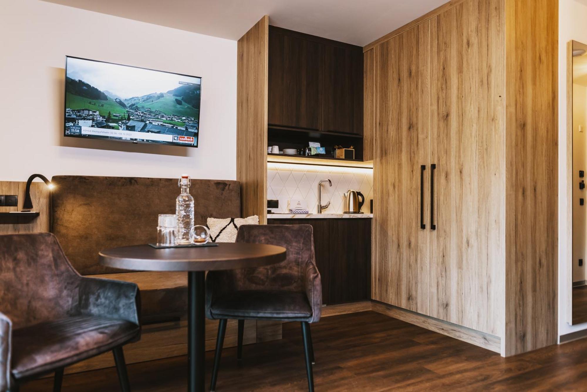 Glemm By Avenida Superior Hotel & Residences Saalbach-Hinterglemm Chambre photo